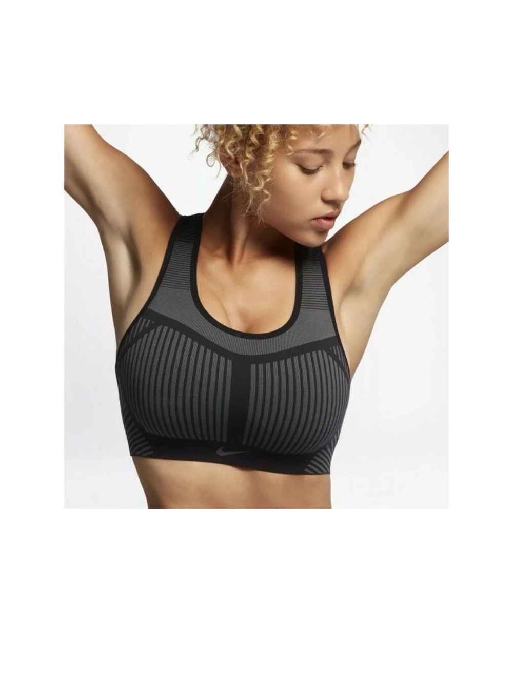 Nike Women's Black and Grey Seamless Support Sports Bra